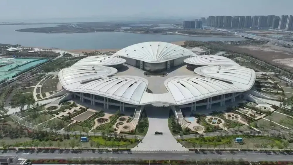 National Day Holidays Escape: Untdek New City Landmarks mei EIHE