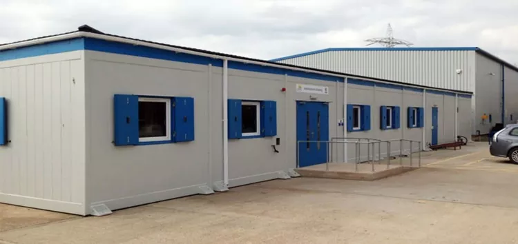 Kosteneffektive modulêre stielen gebouwen