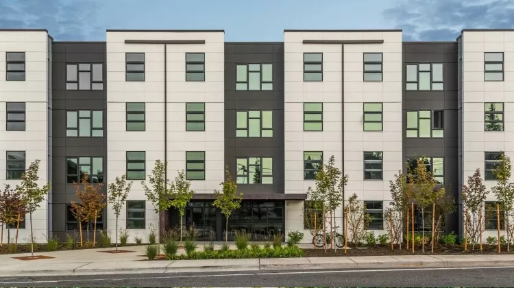 Stalen Frame Dormitory Building