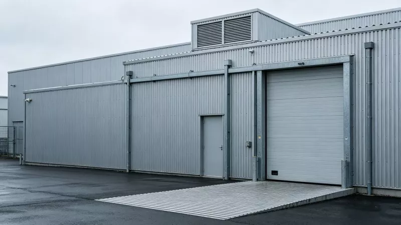 Stiel Koelkast Warehouse Construction